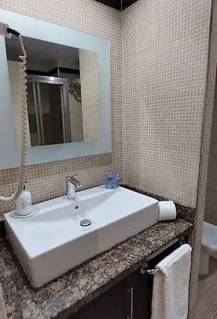 Διαμέρισμα Elegante Alojamiento Con Piscina A 200 M Del Mar.